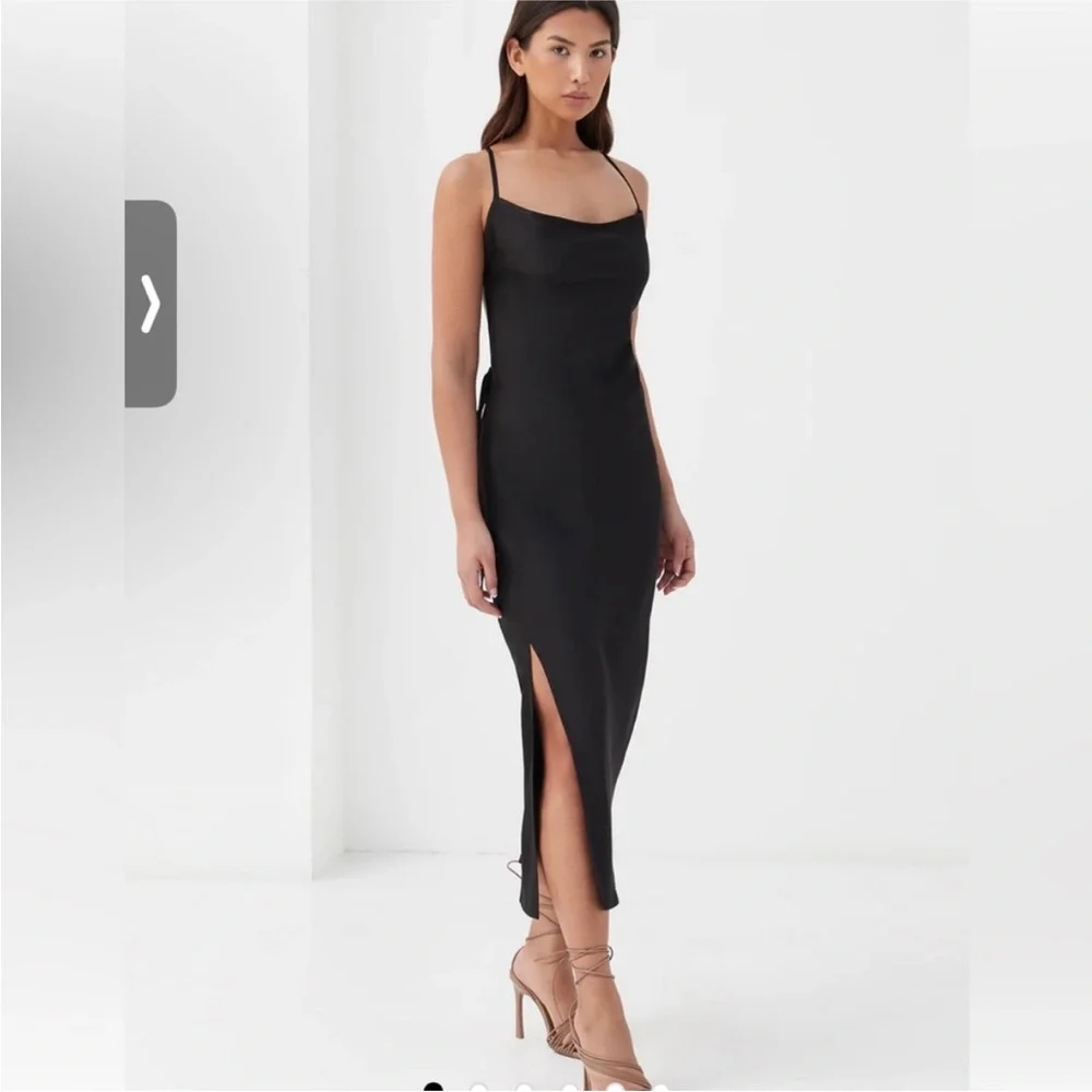 Black Satin Midi dress - Picture 3 of 7